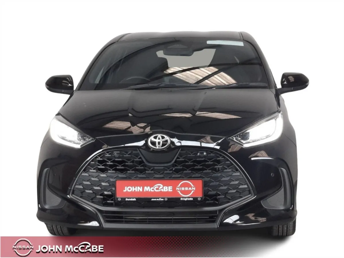 Toyota Yaris Hatchback, Petrol Hybrid, 2024, Black