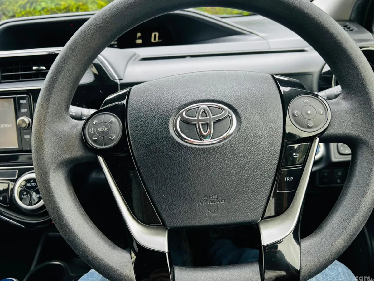 Toyota Aqua Hatchback, Petrol Hybrid, 2017, Green