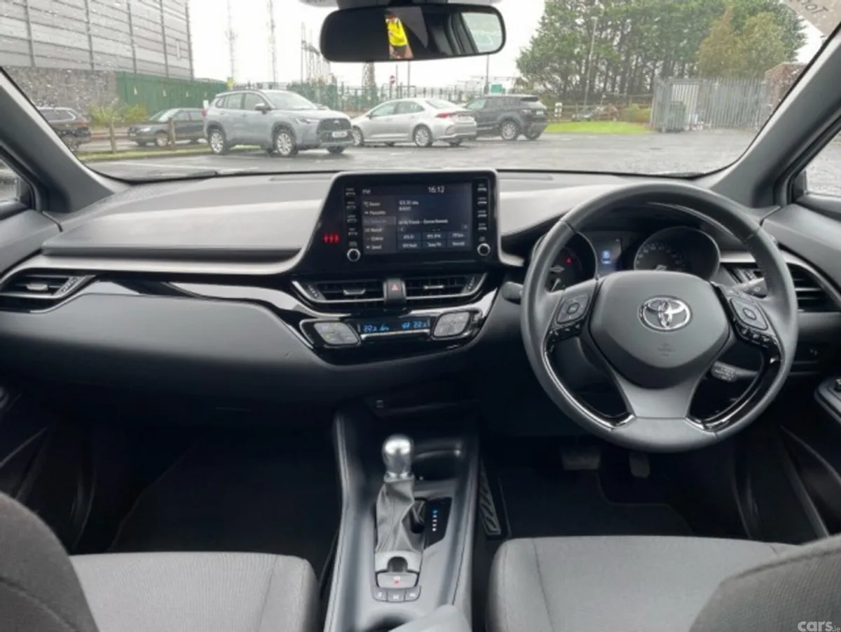 Toyota C-HR SUV, Petrol Hybrid, 2023, Silver