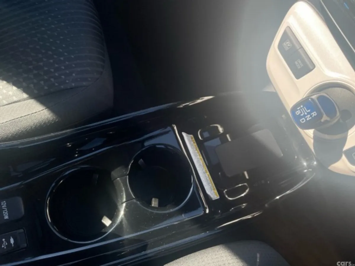 Toyota Prius Saloon, Petrol Hybrid, 2018, Red