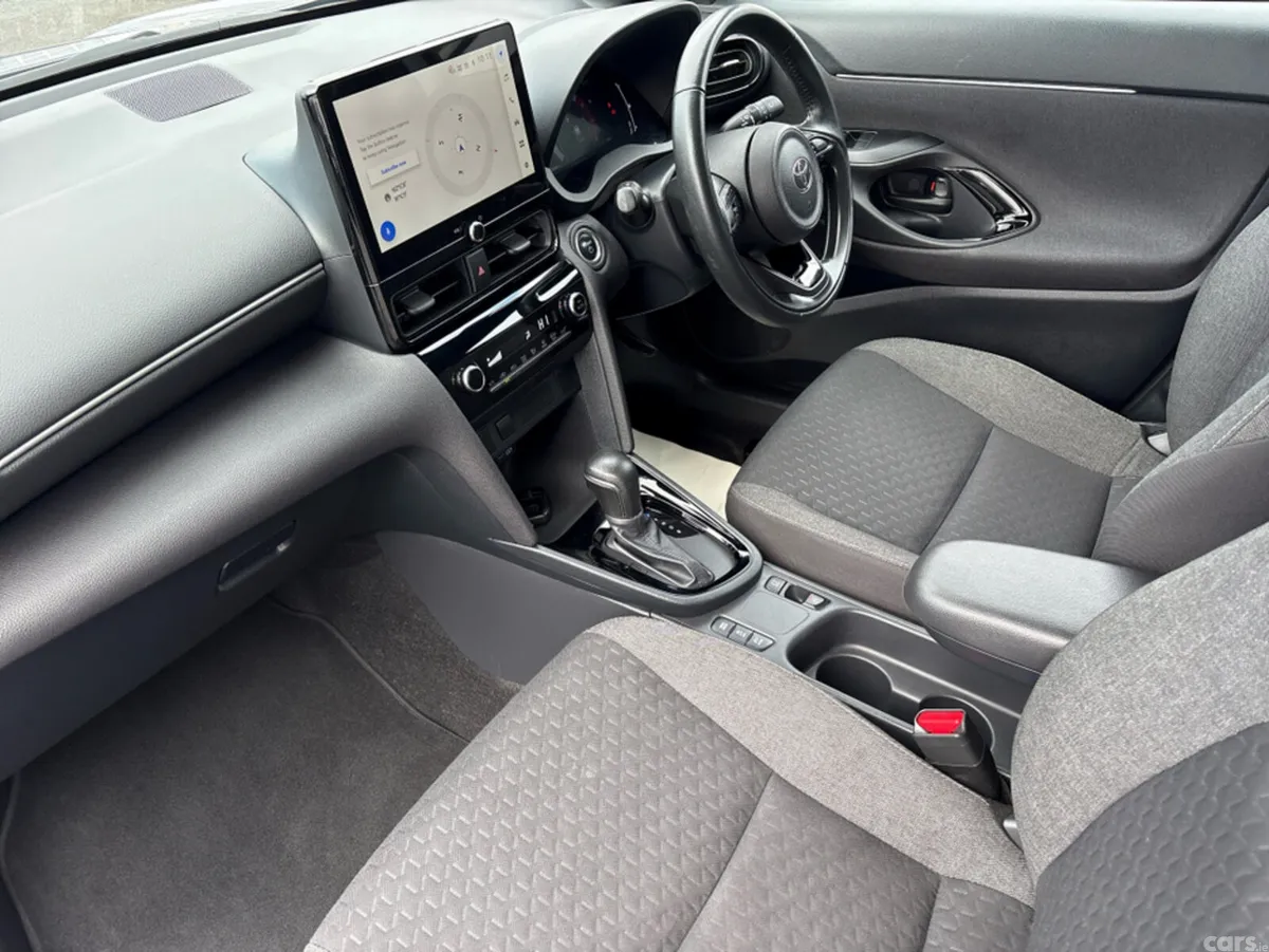 Toyota Yaris Cross SUV, Petrol Hybrid, 2025, Grey