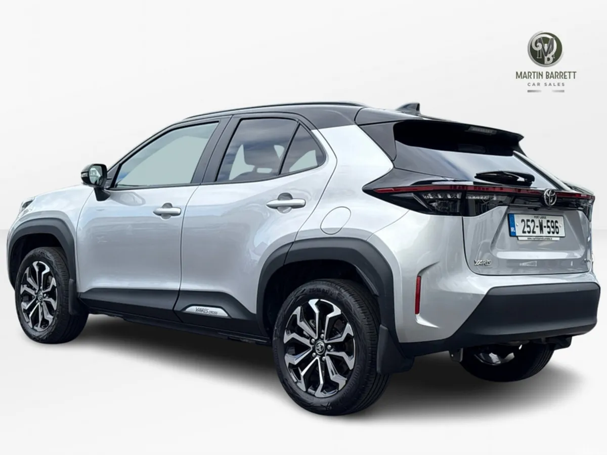Toyota Yaris Cross SUV, Petrol Hybrid, 2025, Grey