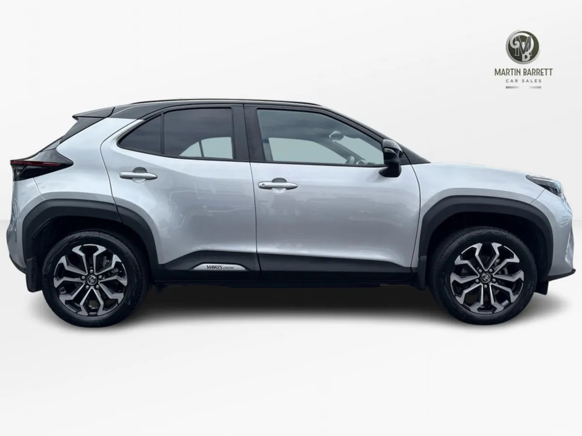 Toyota Yaris Cross SUV, Petrol Hybrid, 2025, Grey