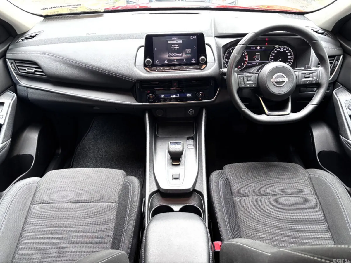 Nissan Qashqai MPV, Petrol, 2024, Red
