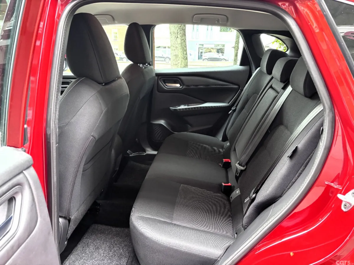 Nissan Qashqai MPV, Petrol, 2024, Red