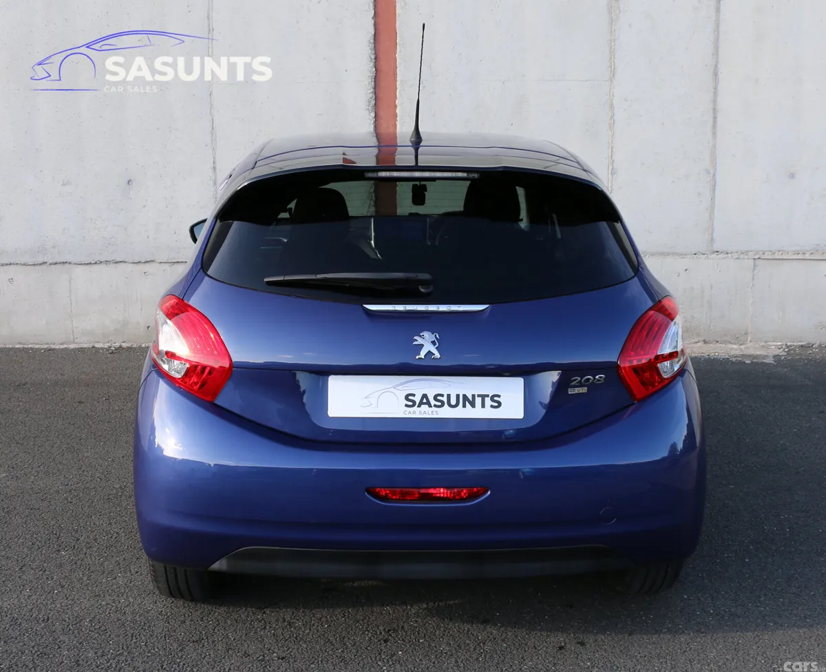 Peugeot 208 Hatchback, Petrol, 2015, Blue