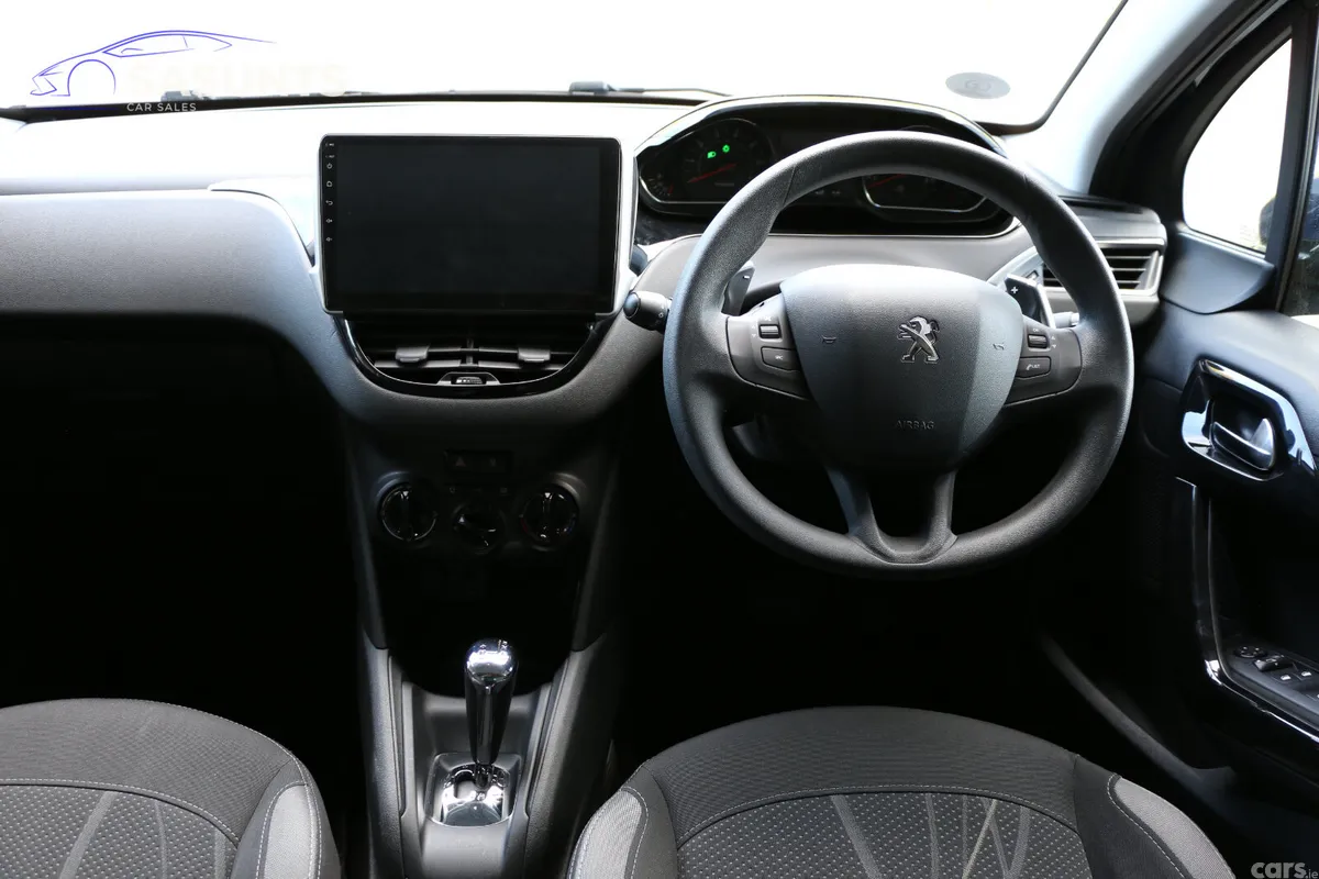 Peugeot 208 Hatchback, Petrol, 2015, Blue