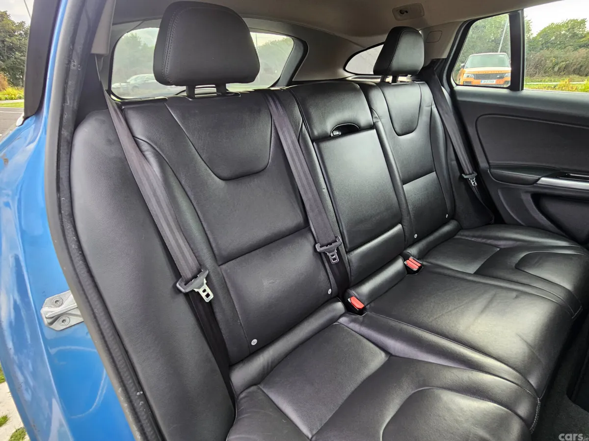 Volvo V60 Estate, Diesel, 2016, Blue