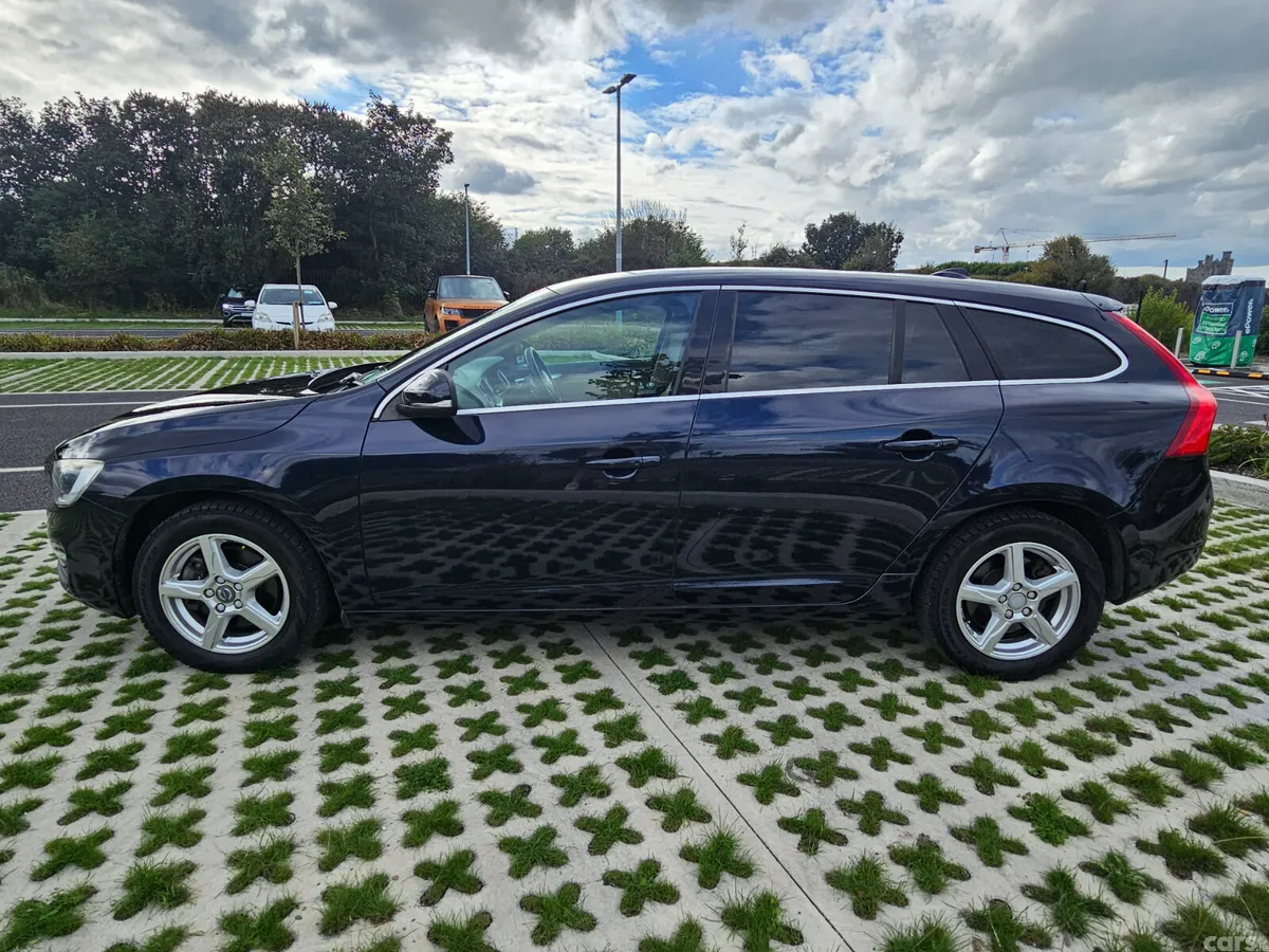 Volvo V60 Estate, Diesel, 2018, Blue