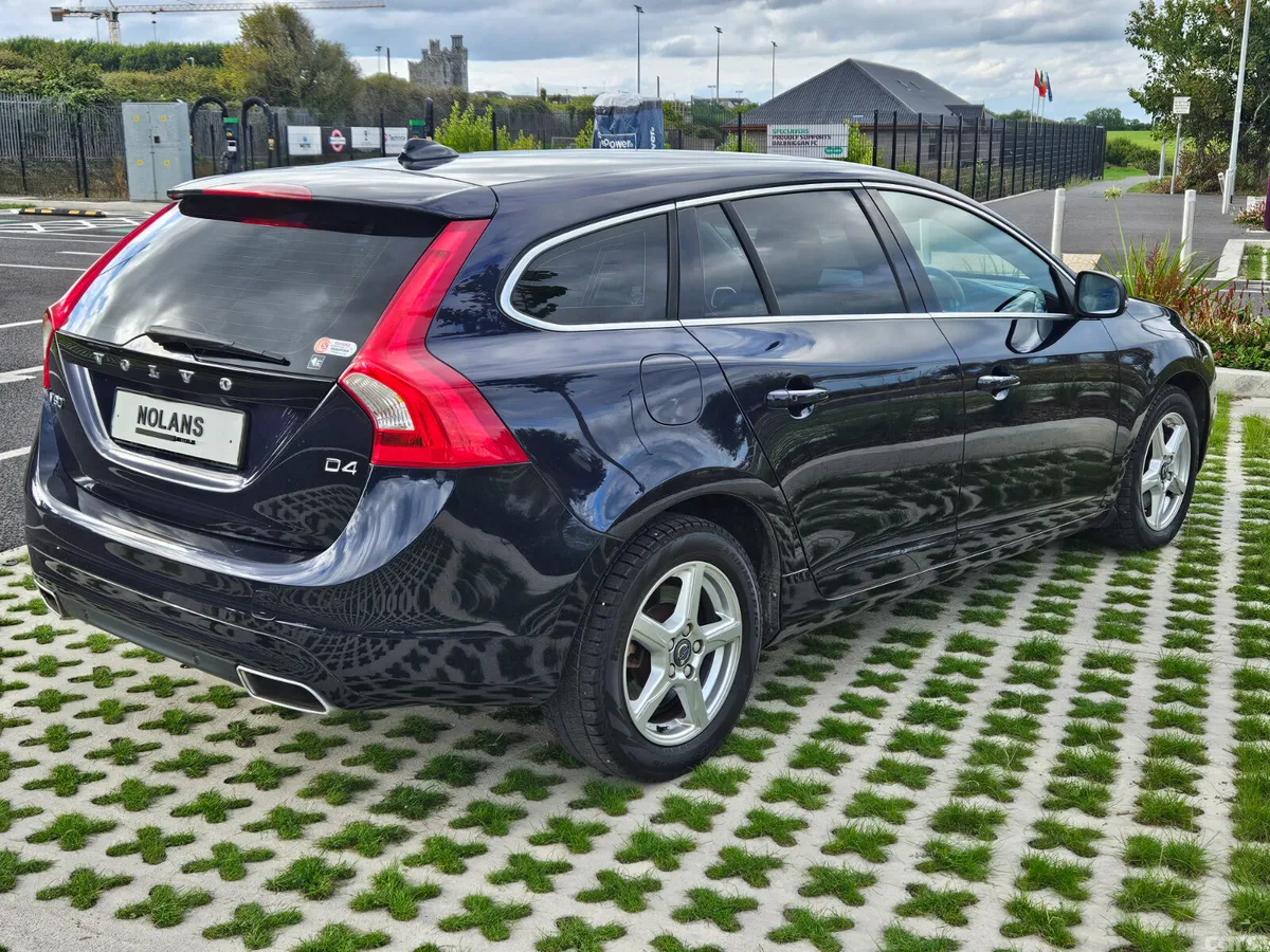 Volvo V60 Estate, Diesel, 2018, Blue