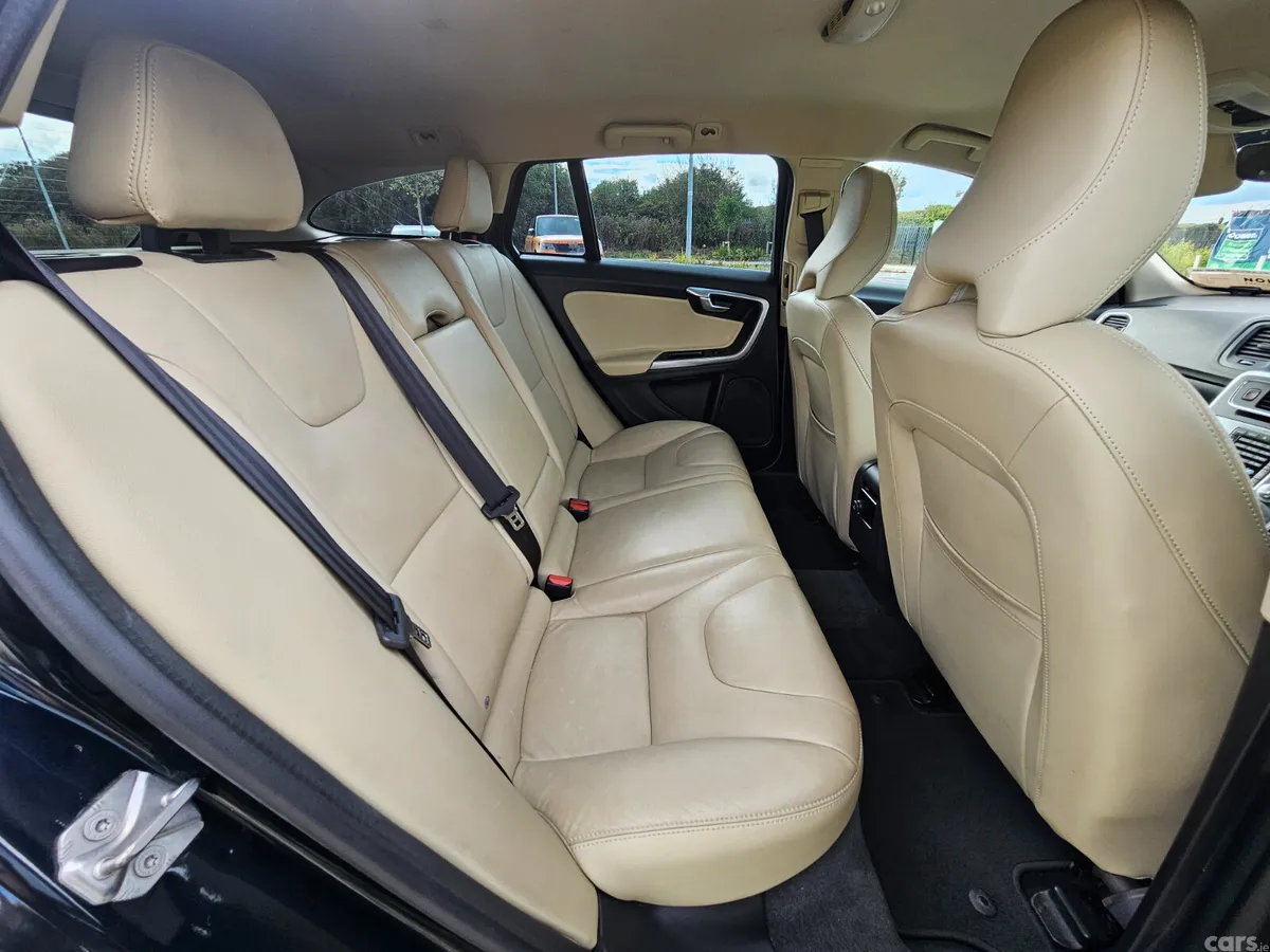 Volvo V60 Estate, Diesel, 2018, Blue