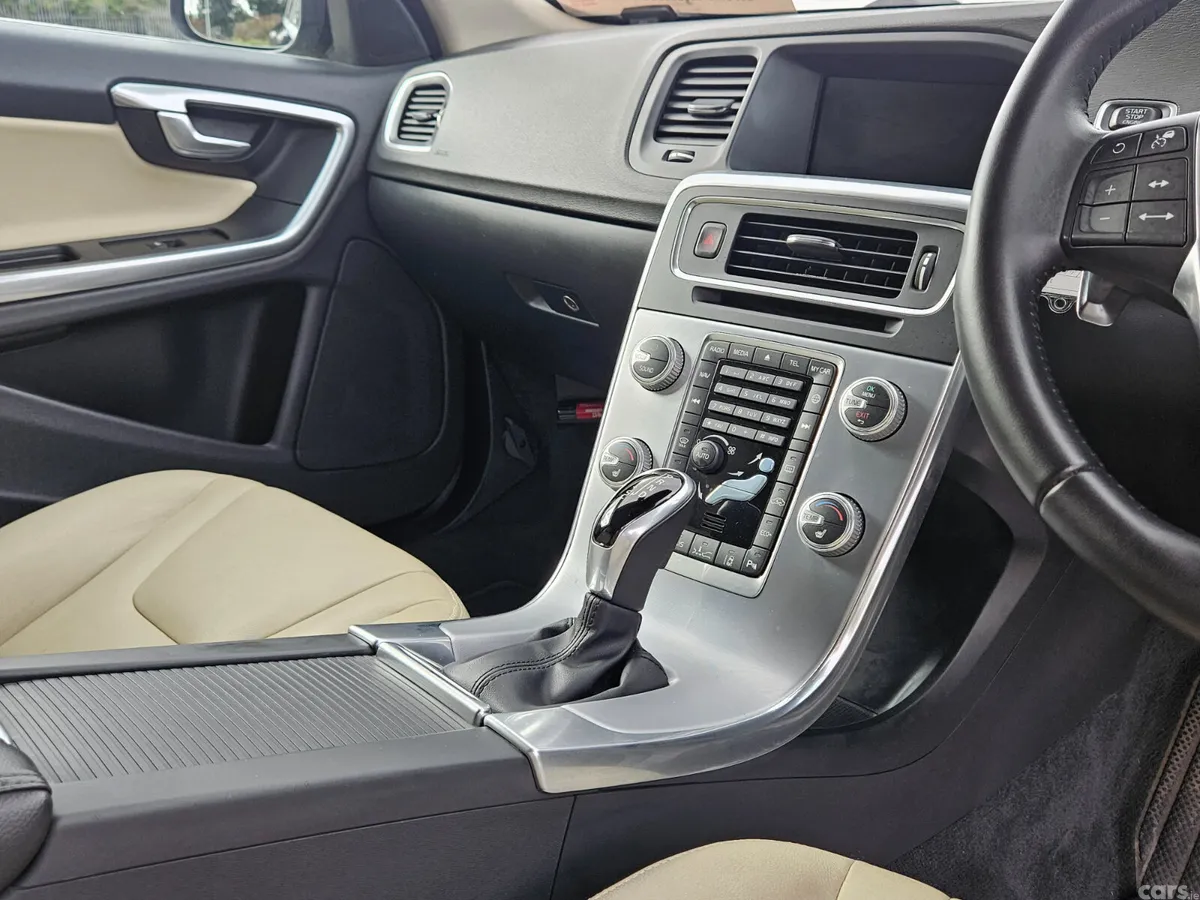 Volvo V60 Estate, Diesel, 2018, Blue
