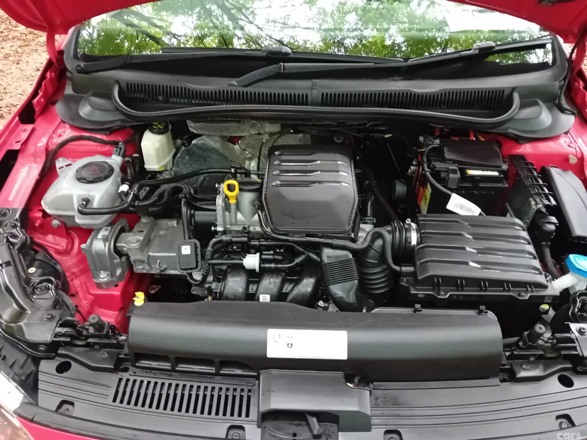 Volkswagen Polo Hatchback, Petrol, 2020, Red