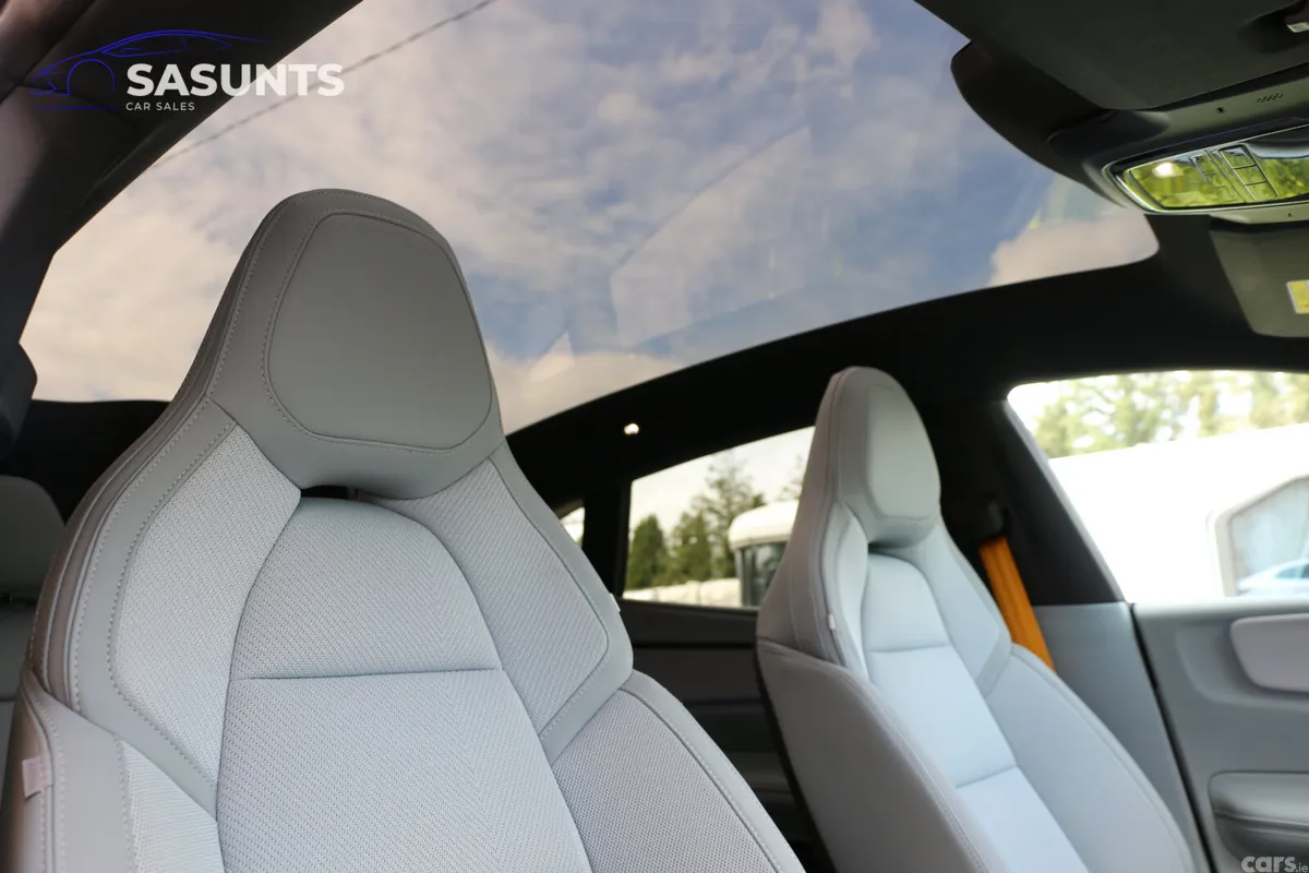 Polestar 4 Hatchback, Electric, 2024, White