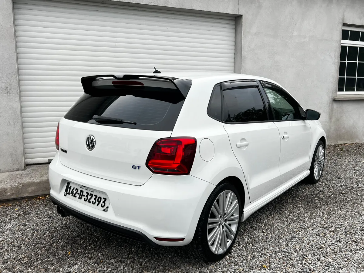 Volkswagen Polo Hatchback, Petrol, 2014, White