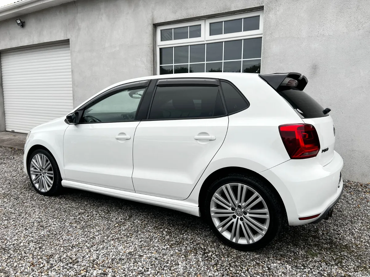 Volkswagen Polo Hatchback, Petrol, 2014, White