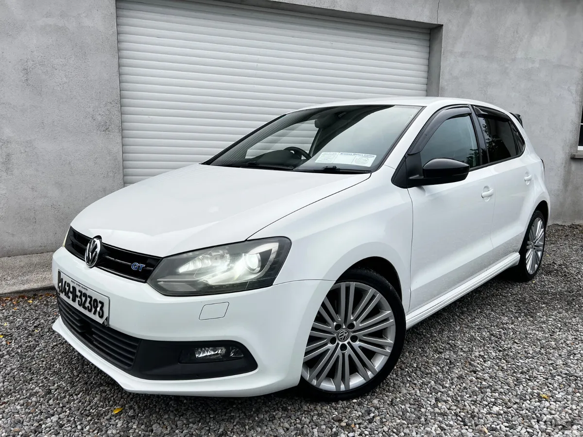 Volkswagen Polo Hatchback, Petrol, 2014, White