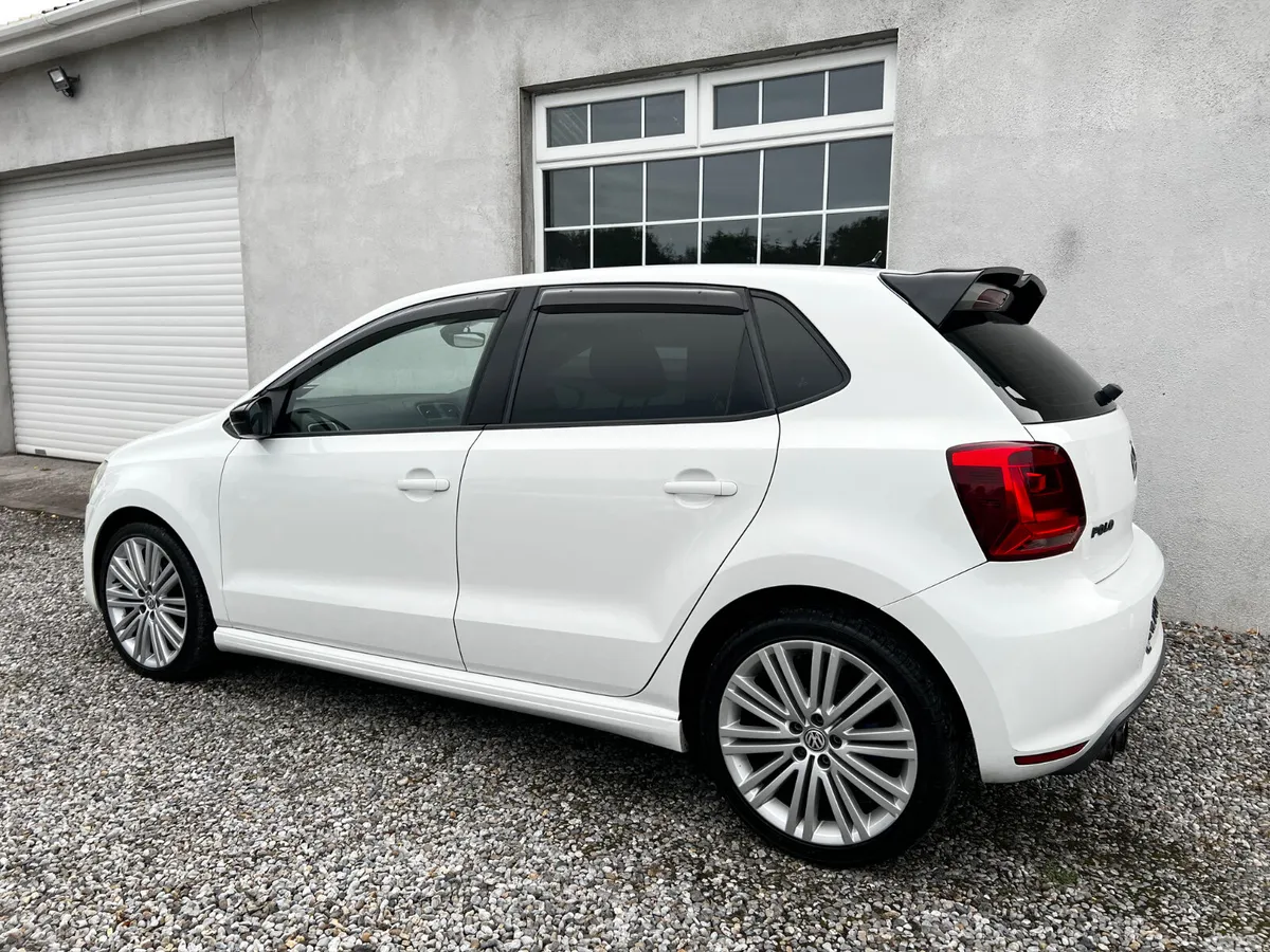 Volkswagen Polo Hatchback, Petrol, 2014, White