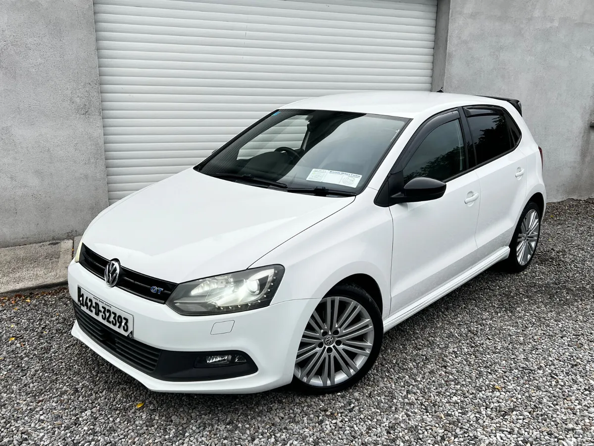 Volkswagen Polo Hatchback, Petrol, 2014, White