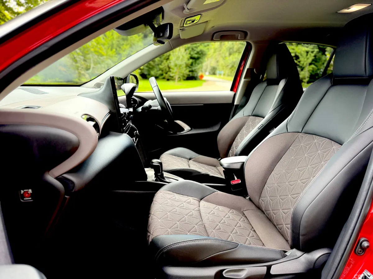 Toyota Yaris Cross Hatchback, Petrol Hybrid, 2025, Red