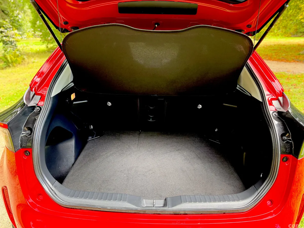 Toyota Yaris Cross Hatchback, Petrol Hybrid, 2025, Red