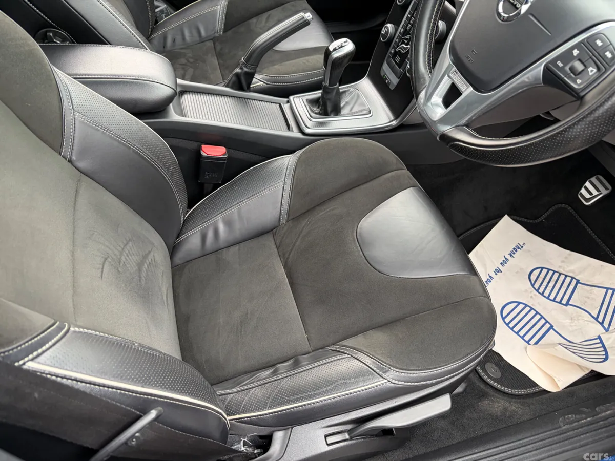 Volvo V40 Hatchback, Diesel, 2016, Blue