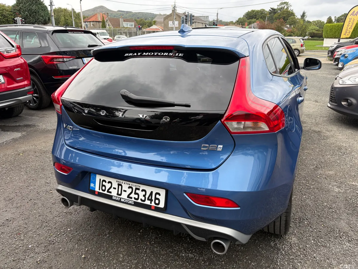 Volvo V40 Hatchback, Diesel, 2016, Blue