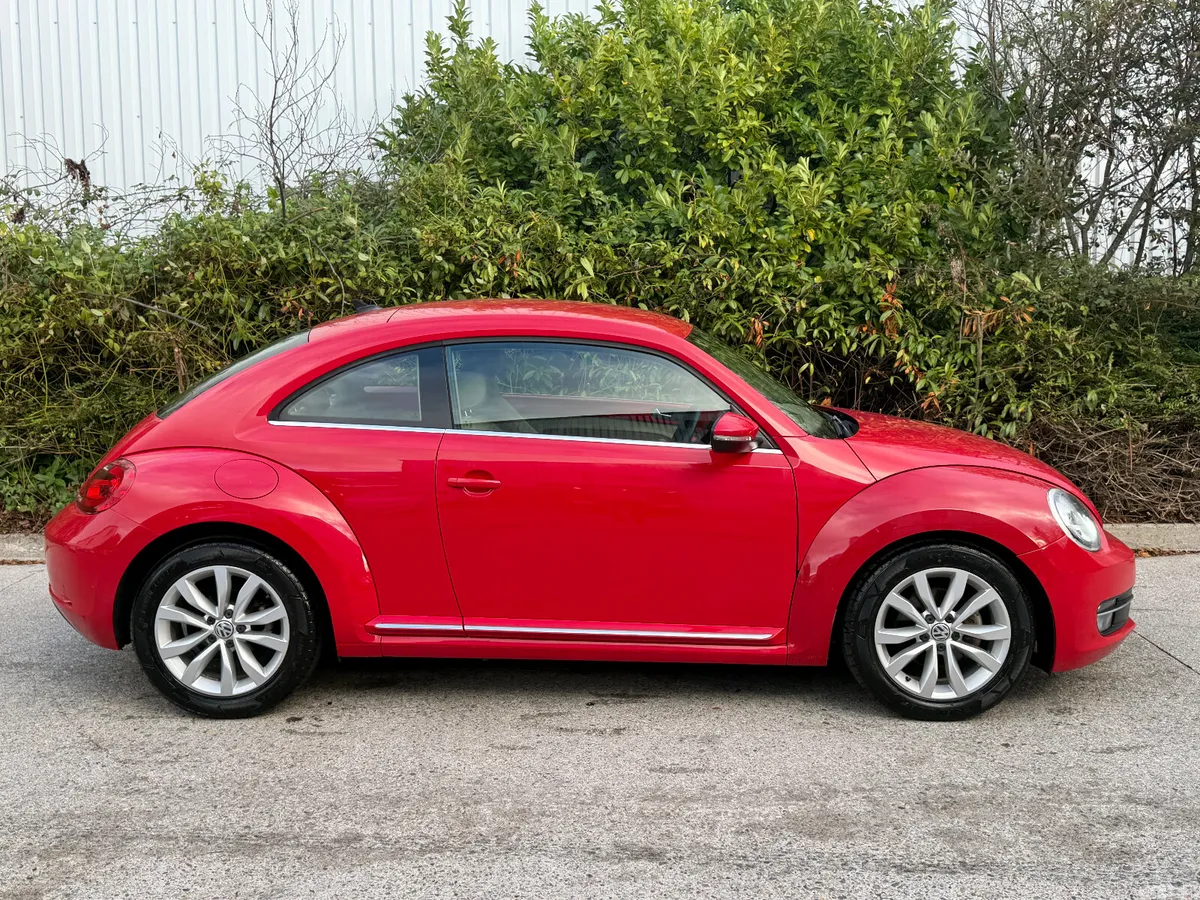 Volkswagen Beetle Hatchback, Petrol, 2015, Red