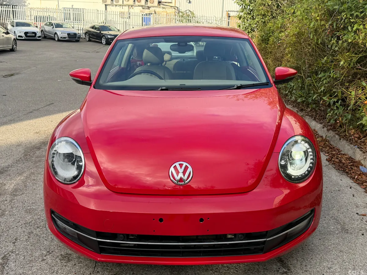 Volkswagen Beetle Hatchback, Petrol, 2015, Red