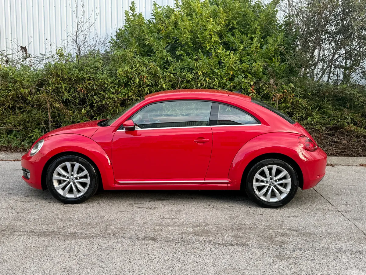 Volkswagen Beetle Hatchback, Petrol, 2015, Red