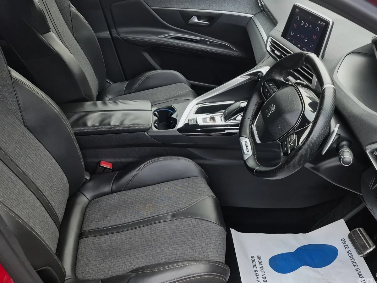 Peugeot 3008 MPV, Diesel, 2018, Red