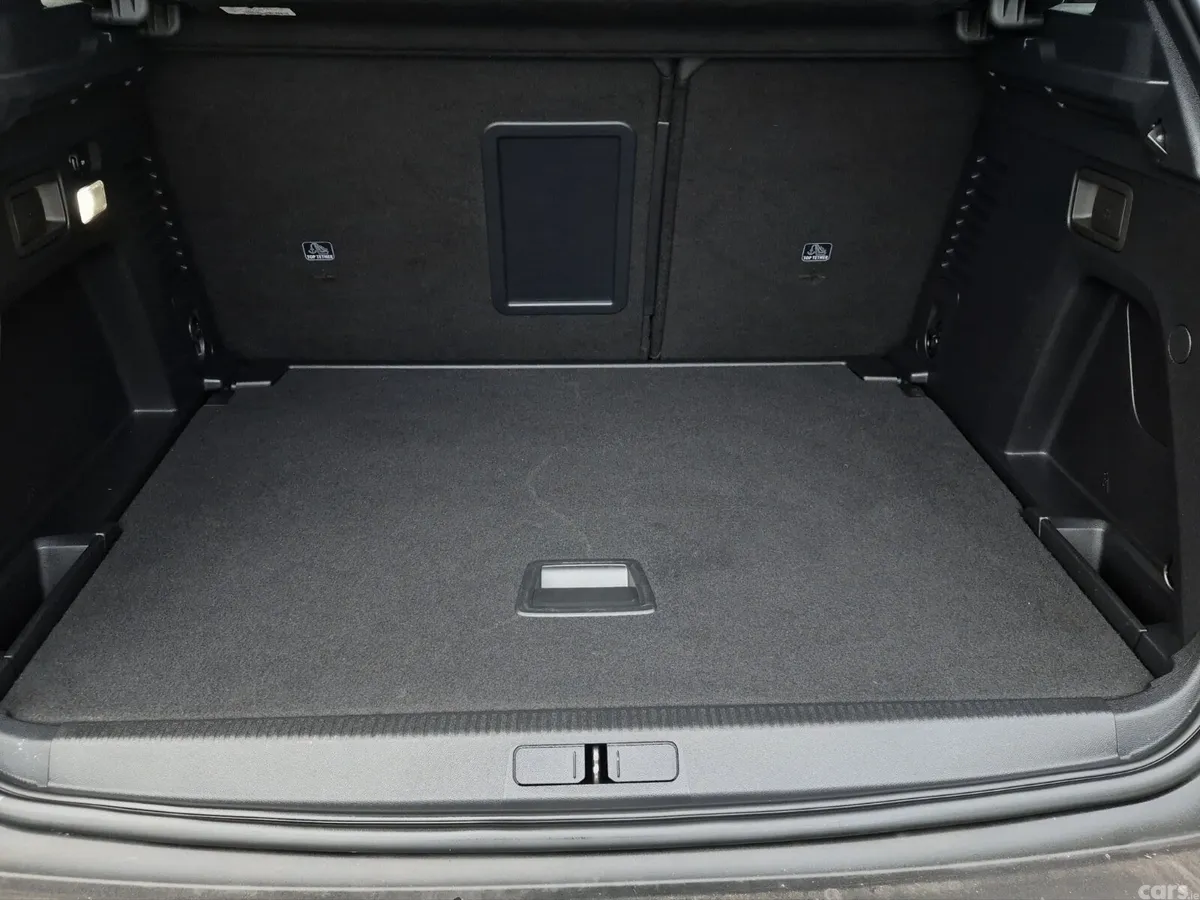 Peugeot 3008 MPV, Diesel, 2018, Red