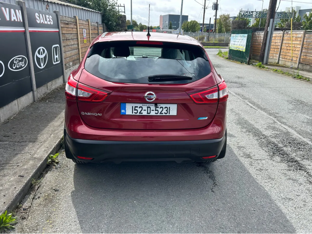 Nissan Qashqai MPV, Diesel, 2015, Red