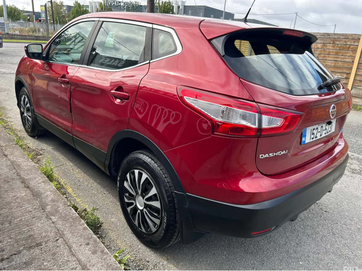 Nissan Qashqai MPV, Diesel, 2015, Red