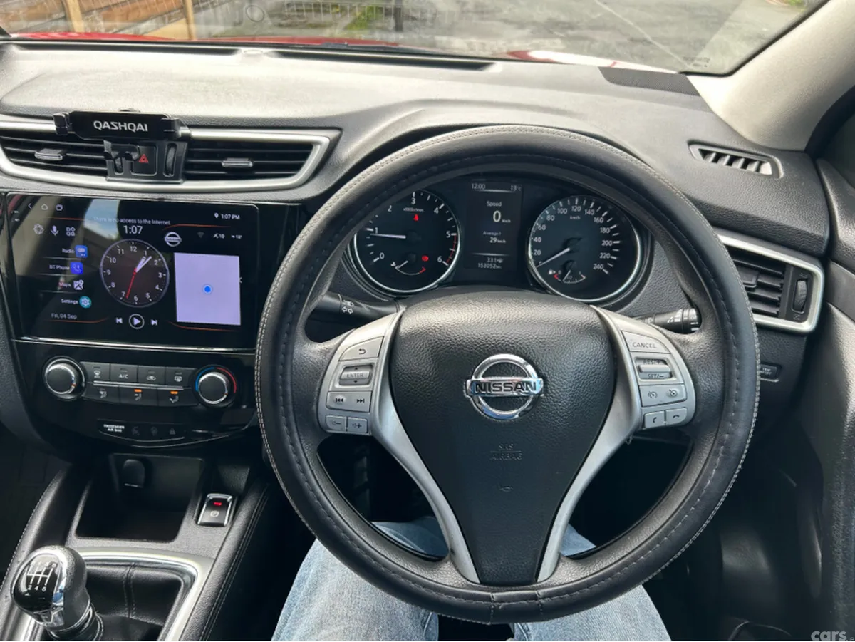 Nissan Qashqai MPV, Diesel, 2015, Red