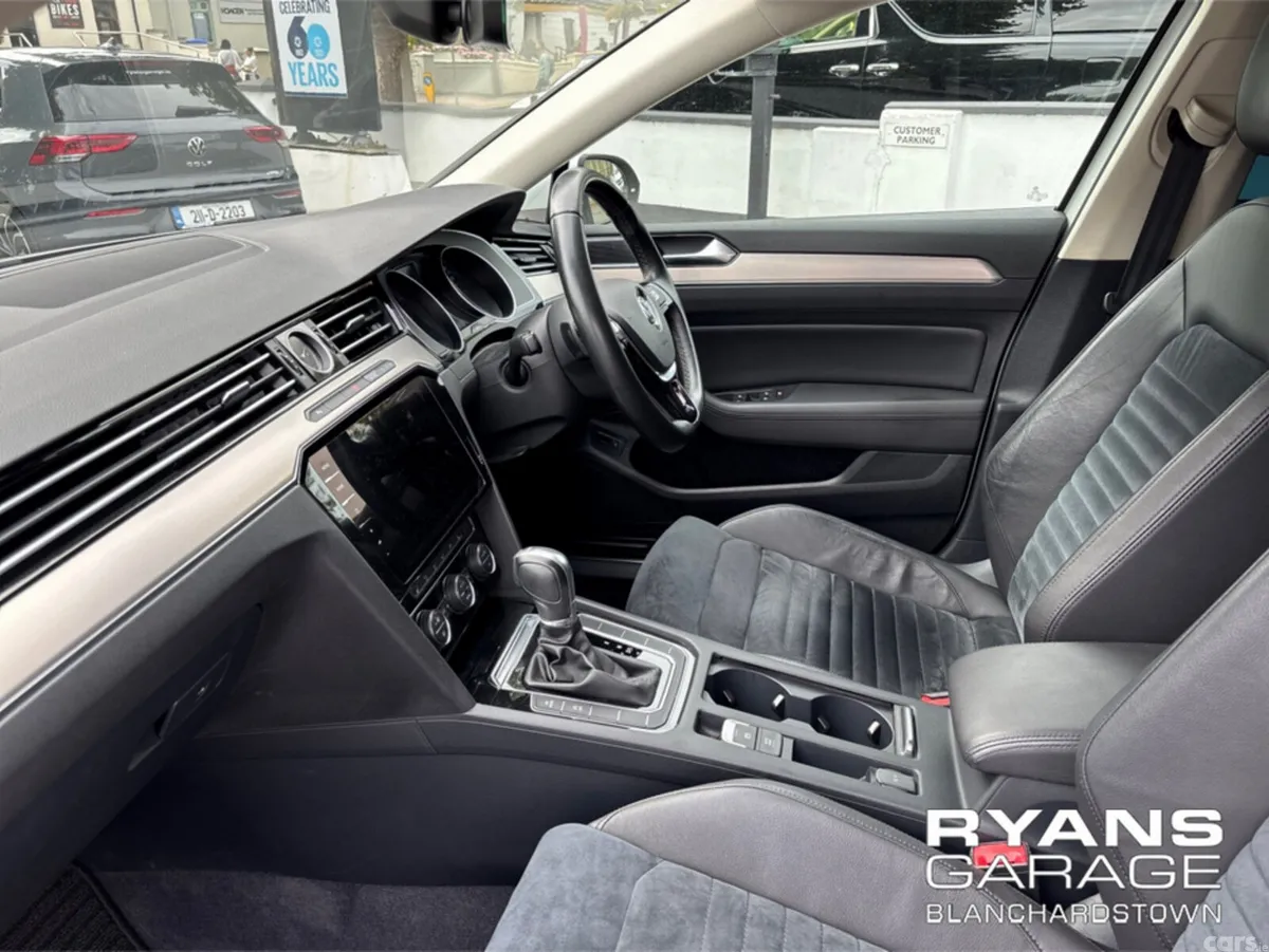 Volkswagen Passat Estate, Petrol, 2018, White