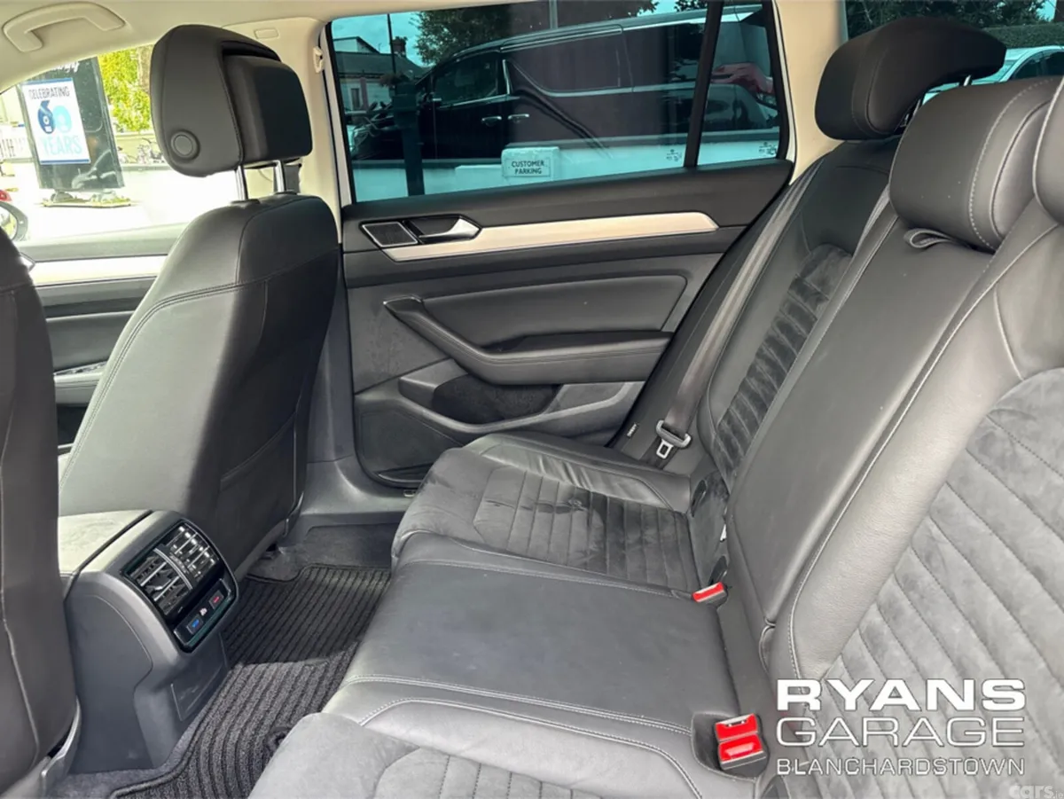 Volkswagen Passat Estate, Petrol, 2018, White