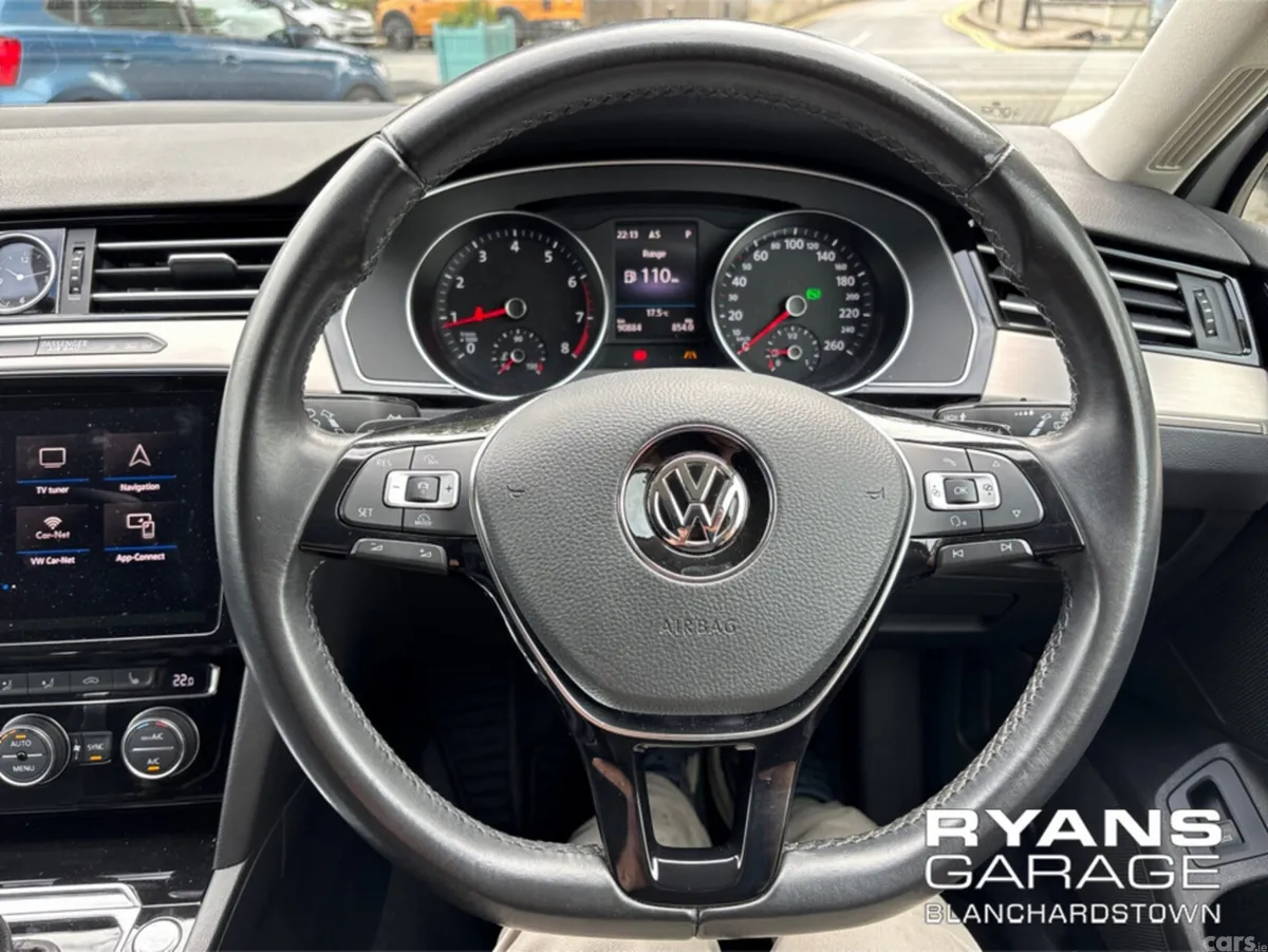 Volkswagen Passat Estate, Petrol, 2018, White