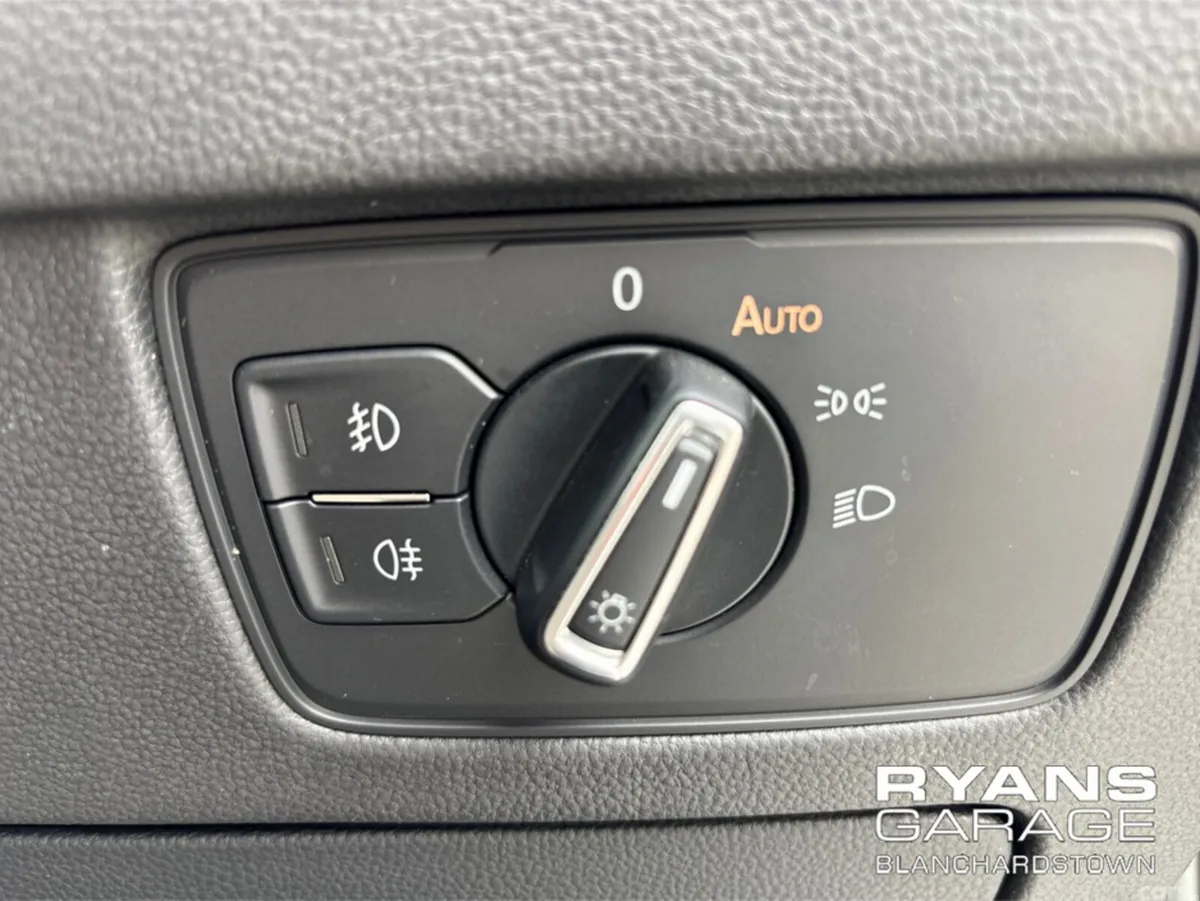 Volkswagen Passat Estate, Petrol, 2018, White