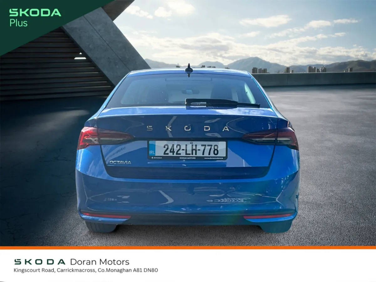 Skoda Octavia Hatchback, Diesel, 2024, Blue