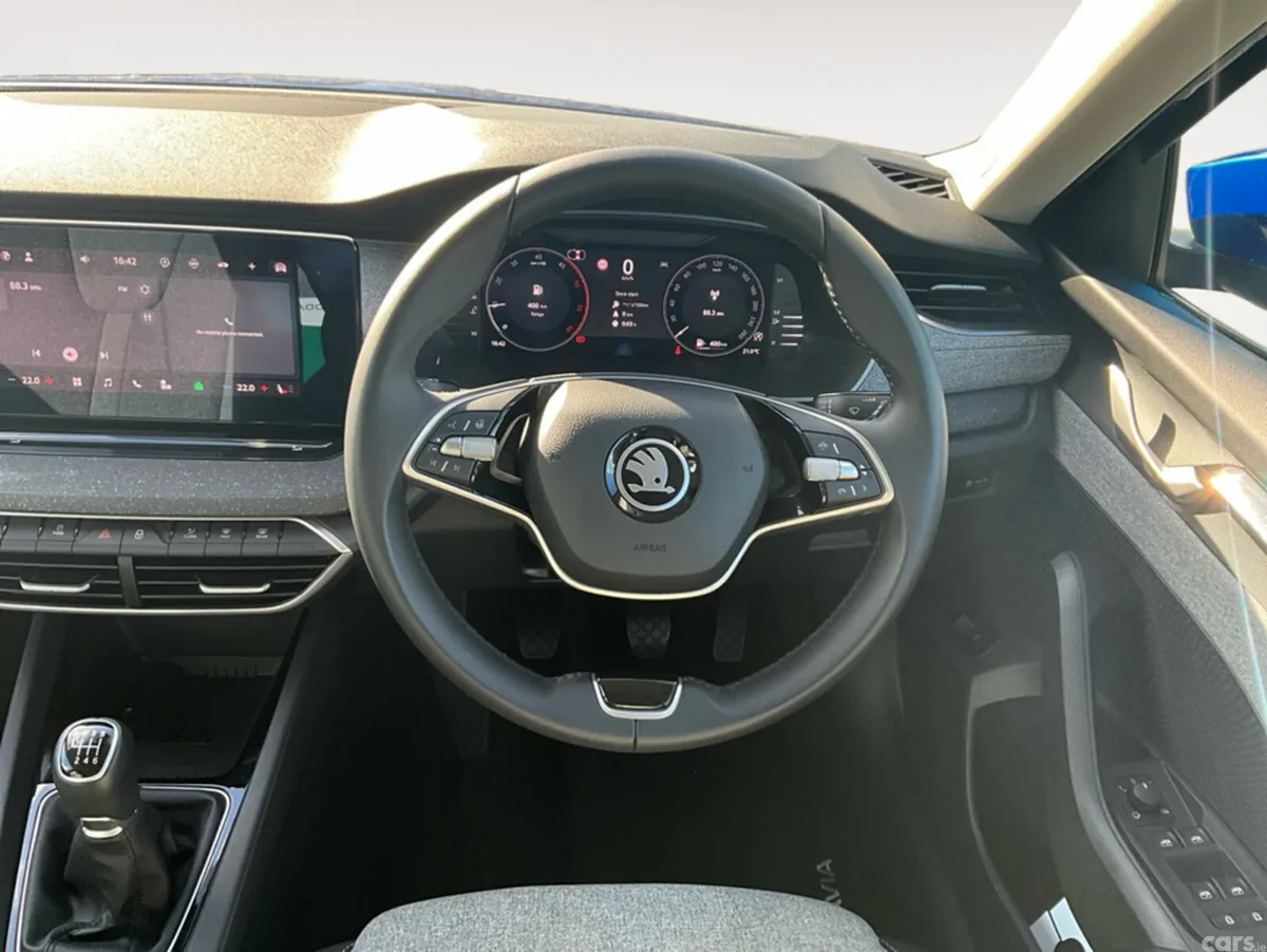 Skoda Octavia Hatchback, Diesel, 2024, Blue
