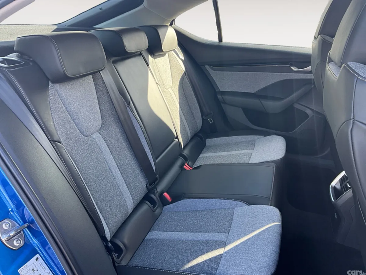 Skoda Octavia Hatchback, Diesel, 2024, Blue