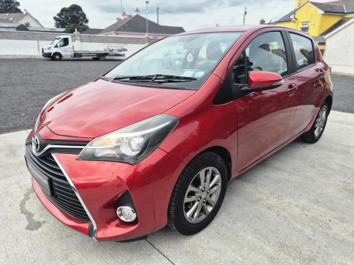 Toyota Yaris Hatchback, Petrol, 2015, Red