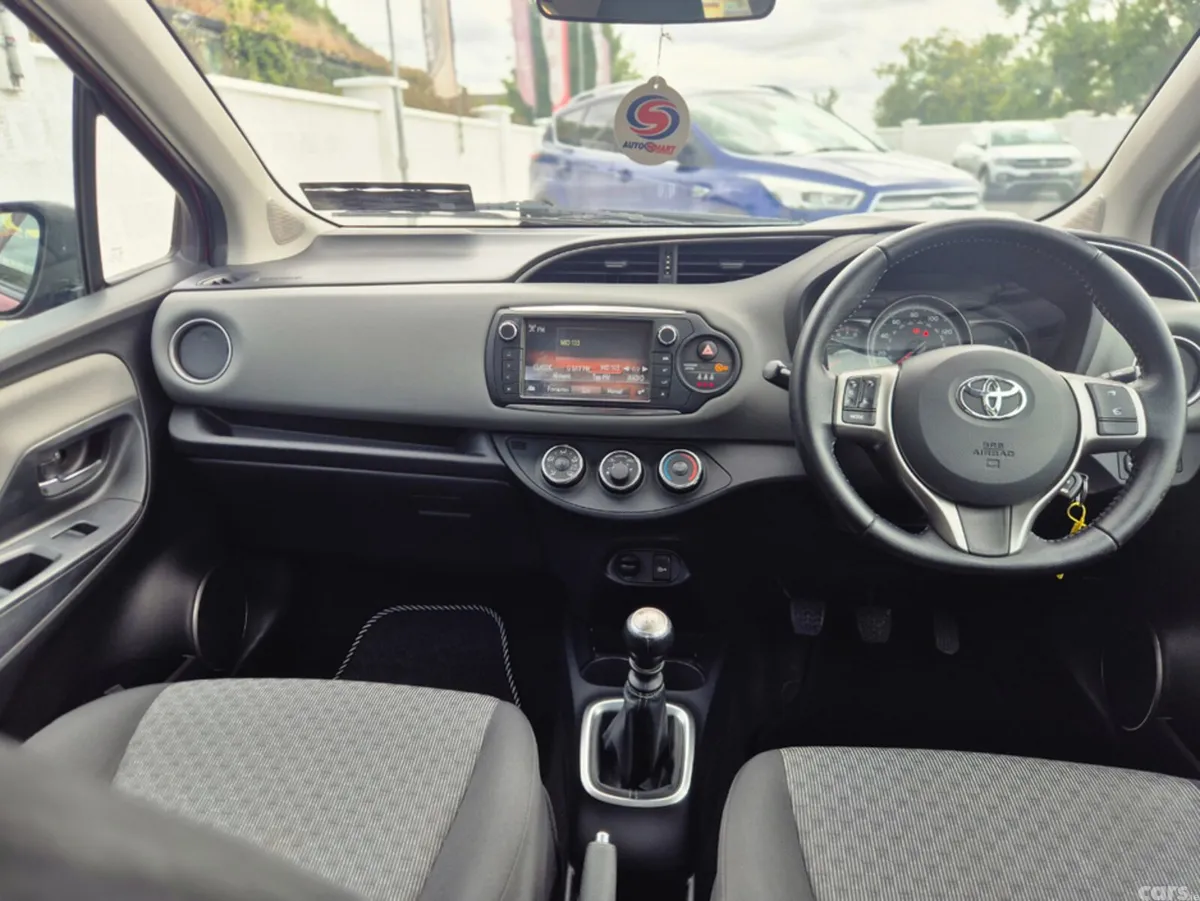 Toyota Yaris Hatchback, Petrol, 2015, Red