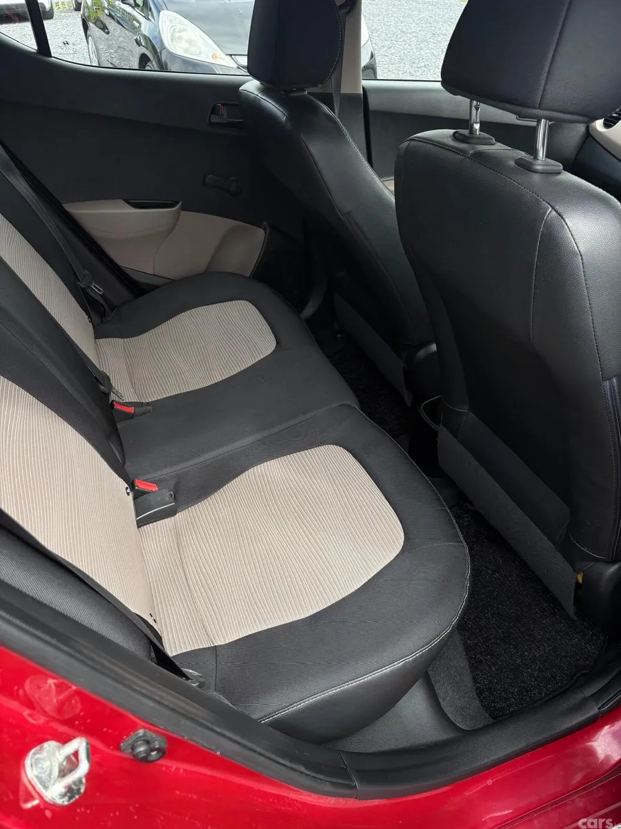 Hyundai i10 Hatchback, Petrol, 2015, Red