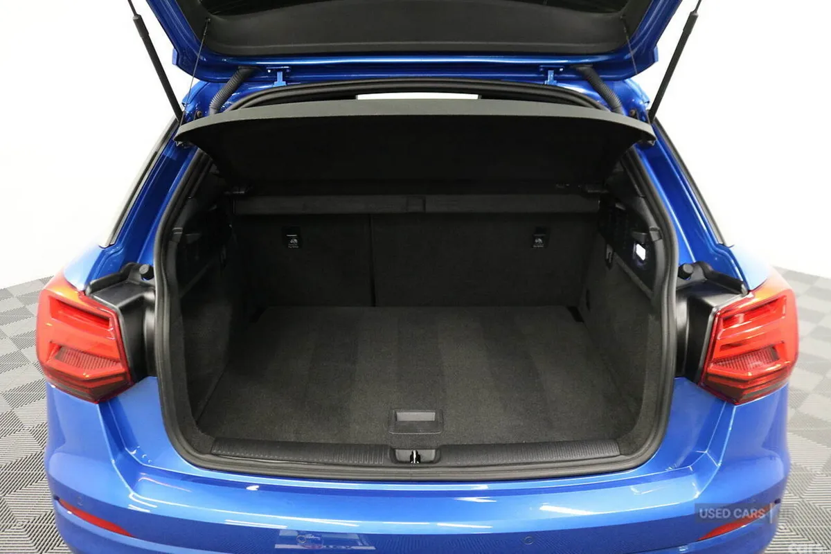 Audi Q2 SUV, Petrol, 2018, Blue