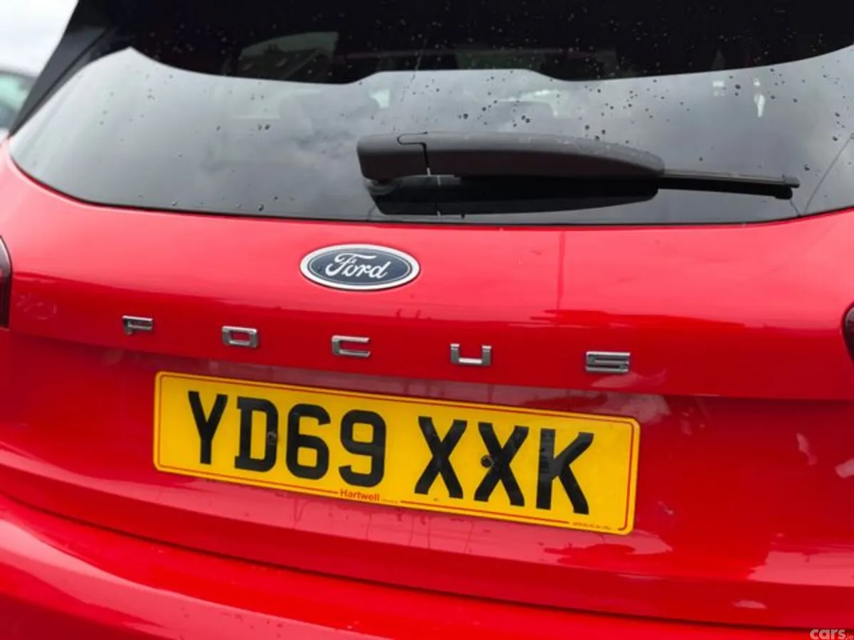 Ford Focus Hatchback, Diesel, 2019, Red