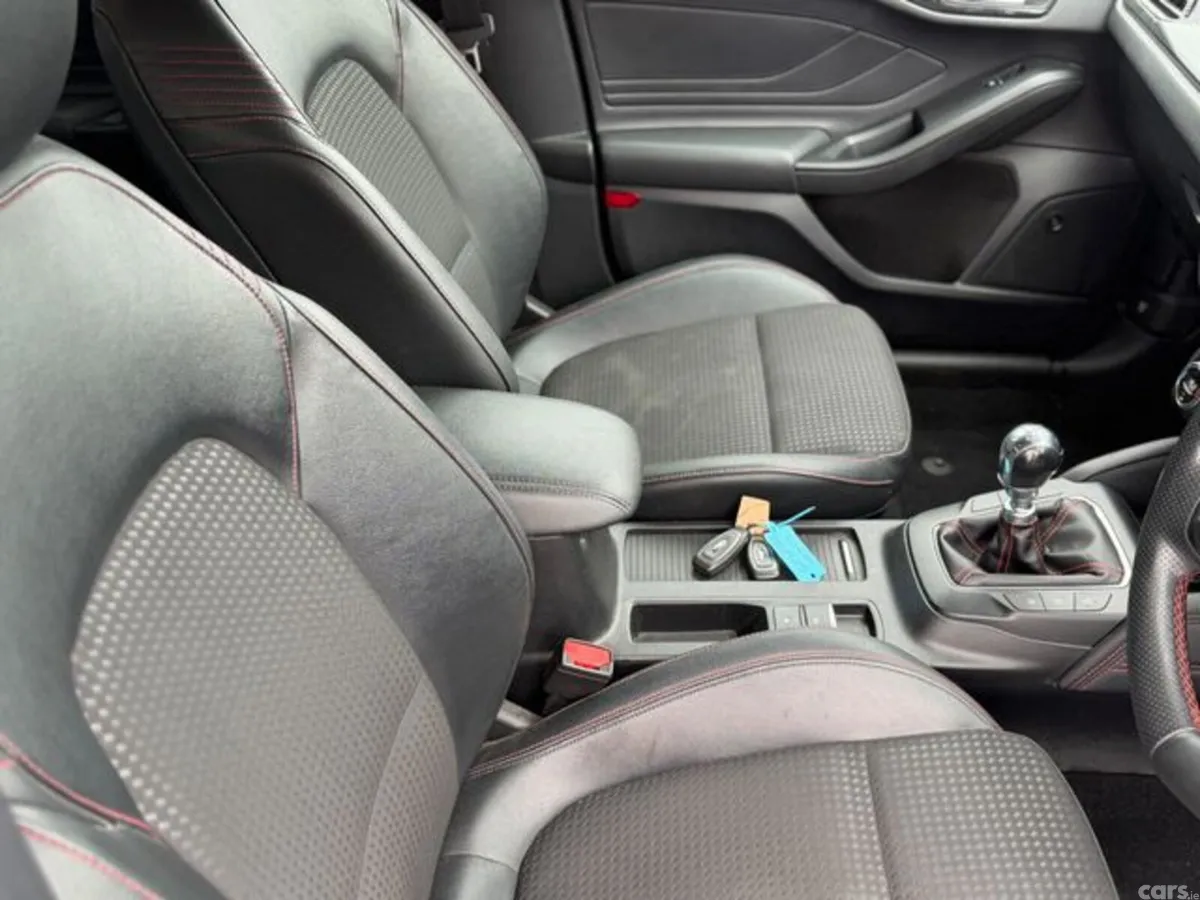 Ford Focus Hatchback, Diesel, 2020, White
