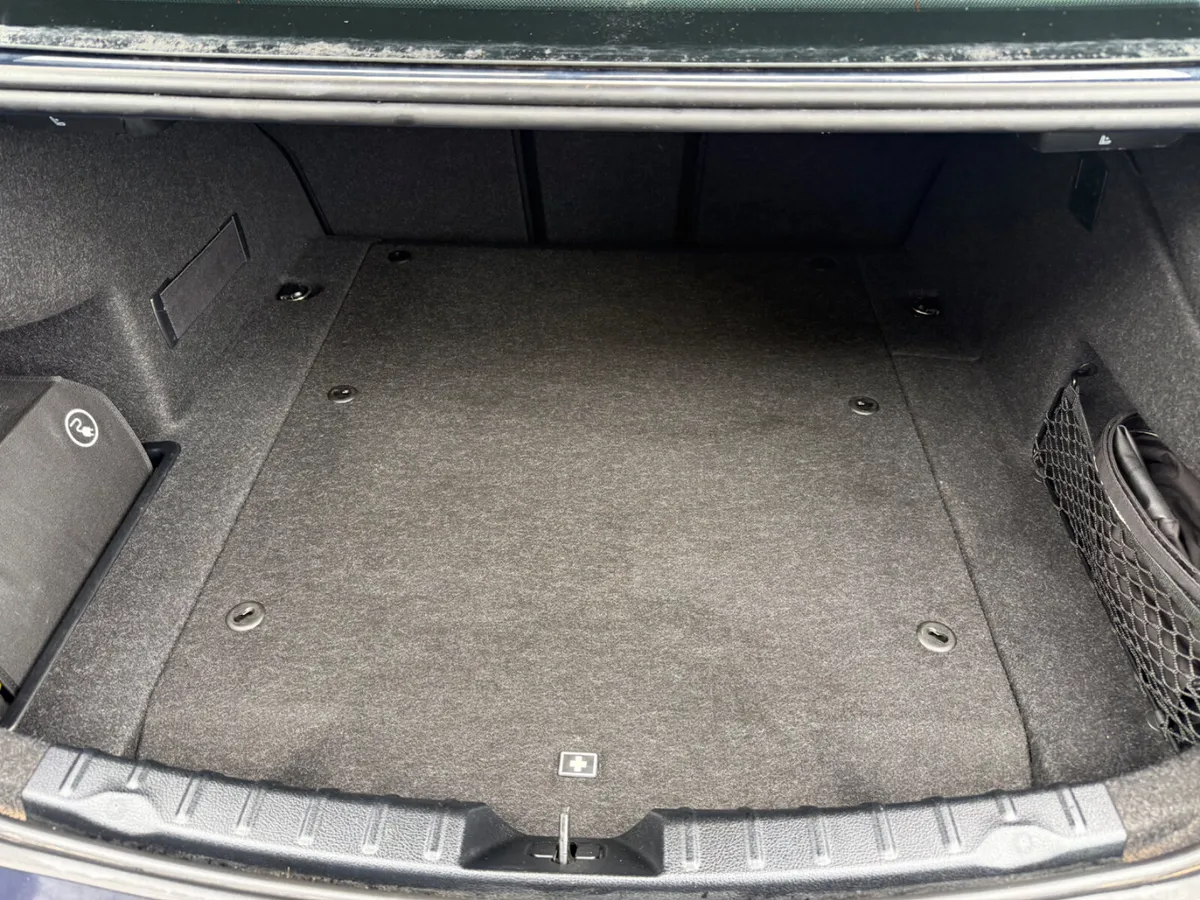 BMW 3-Series Saloon, Petrol Plug-in Hybrid, 2018, Blue