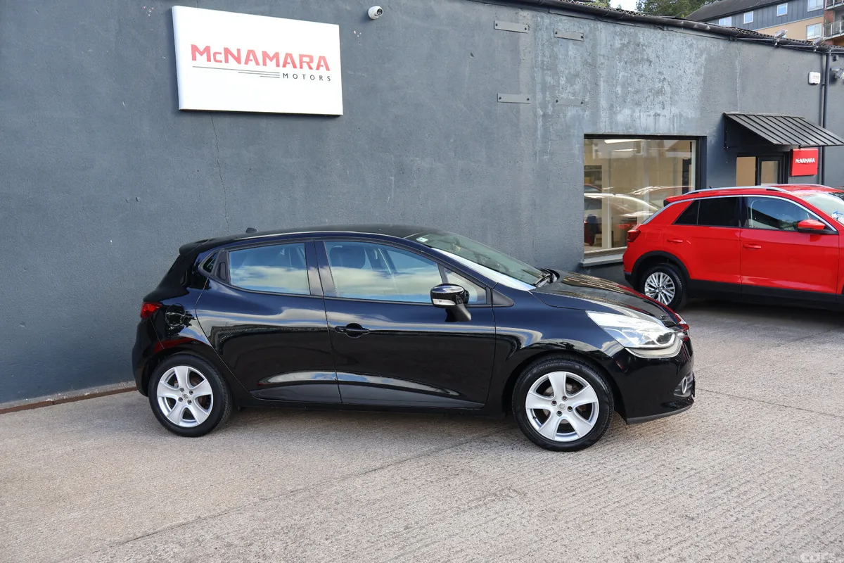 Renault Clio Hatchback, Petrol, 2015, Black
